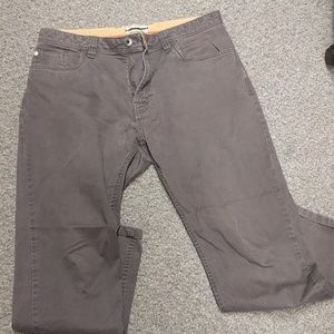 Izod straight fit 32x29 grey chinos